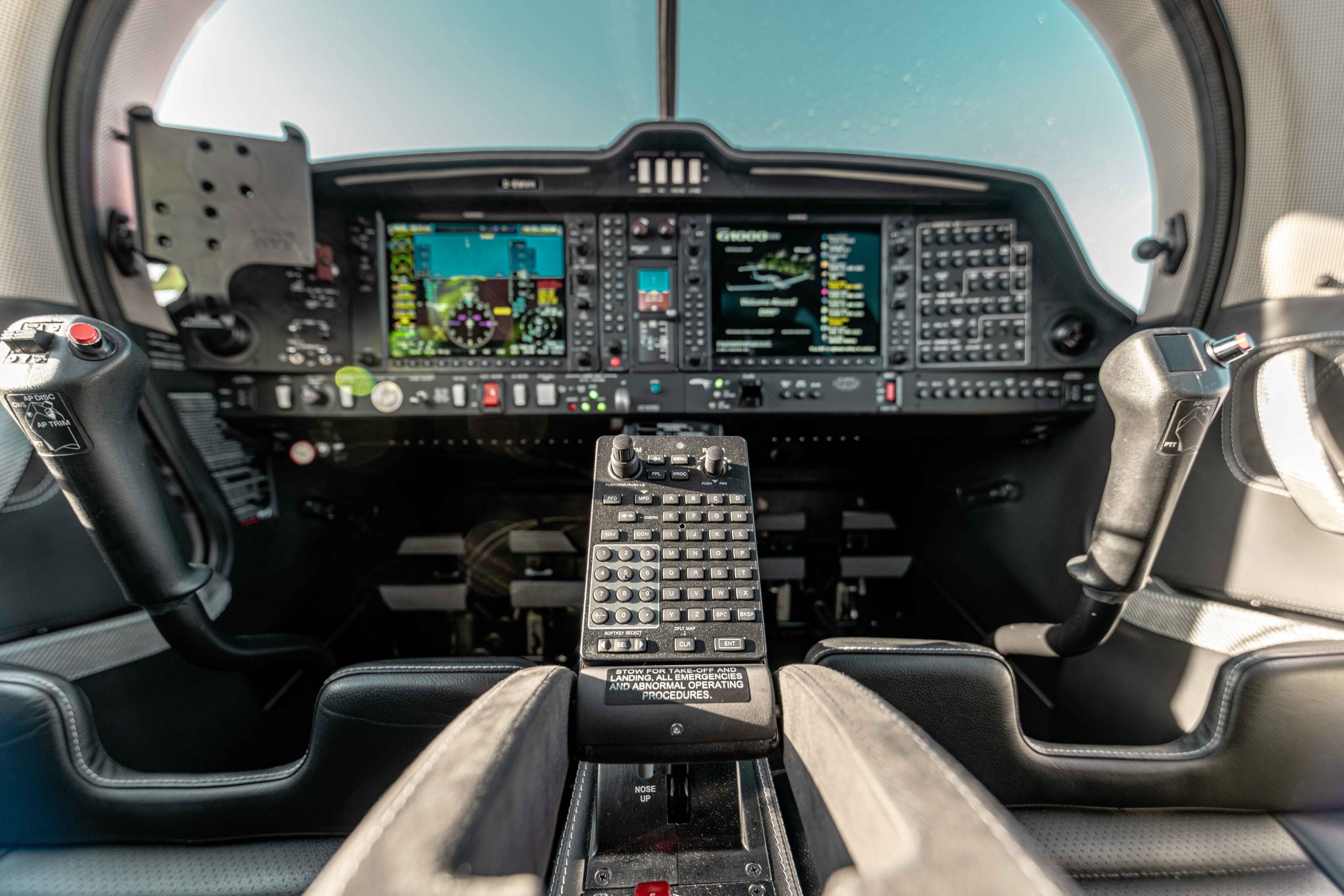 Das Glasscockpit einer Diamond Da 50 RG. Modernste Technik und Komfort dank Garmin G1000-Sytem